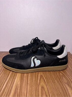Skechers hot-shot electric heart shoes women’s size 8